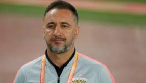 حسن العبدولي مدرب الوصل في المؤتمر الصحفي. Ù…Ø¯Ø±Ø¨ Ø´Ù†ØºÙ‡Ø§ÙŠ ÙŠØ±ÙØ¶ ØªØ¯Ø±ÙŠØ¨ Ø¥ÙŠÙØ±ØªÙˆÙ†
