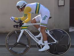 Red.), werde aber alles geben, um das trikot zu behalten. alaphilippe gewann 2019, als er lange gelb trug, das zeitfahren in pau und bewies nun auch vor der 108. Pinarello