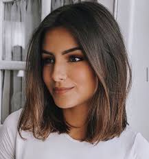 4 schöne mittellange haarschnitte für frauen. Pin Von Juliana Beauregard Auf Hair In 2020 Haarschnitt Mittellange Haare Frisuren Einfach Schulterlange Haare Glatt