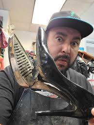 Mira estos zapatos y dime qué opinas