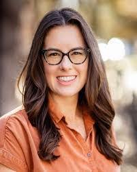 Danielle Becker's Instagram, Twitter & Facebook