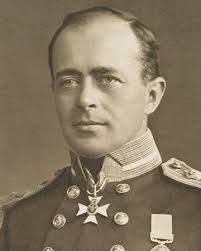 Robert Scott's Instagram, Twitter & Facebook