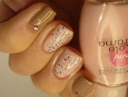 Nálepky na nehty essence za akční ceny 💰. Kombinace Svetle Hnede S Ruzovou Nails Nail Polish Nail Art