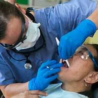 PACIFIC OCEAN (Feb. 20, 2017) Lt. Daniel Howard (left),