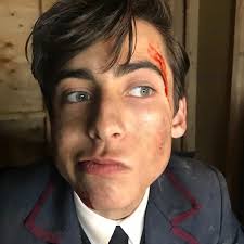 Aidan R Gallagher Music (Número 5), Emmy Raver (Allison), Justin H. Min  (Ben), Tom Hopper (Luther) Arya (Lila), Paul Kelly (Harlan) & Marin Ireland  (Sissy) ☂️