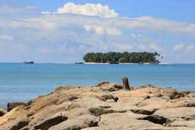 Tahukah anda bahwa hampir seluruh objek wisata di sumatera barat memiliki sejarah khas tersendiri loh dari segi penamaanya. Pantai Gandoriah