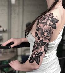 Красивые татуировки очень зависят от размера и вида, ведь женские татуировки могут быть яркими и разноцветными или же выполнены в минималистическом и лаконичном дизайне в. Tatu Na Pleche Dlya Devushek Zhenskie Tatu Na Pleche