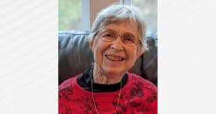 Isabel Decker's Instagram, Twitter & Facebook