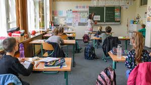 Aber welche regeln kommen konkret auf hessen zu? Corona Shutdown Grundschule Im Ausnahmezustand Zdfheute