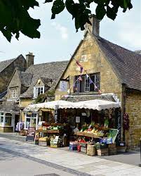 A Deli In The Cotswolds England Oh Just Teleport Me There Right Now Please Our Delis Sure As Heck Don T Lo Cotswolds England Cotswolds English Village