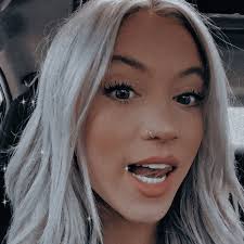 Abria Roberts (abriaroberts02)