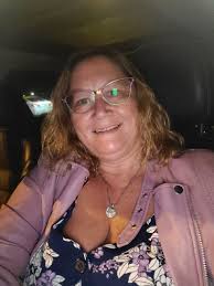 Last night we had shake & bake porkchops, carrots and rice. Tonight, I  don't have a clue!!! Lol