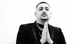 Τη ζωή του έχασε εχθές το βράδυ ο πασίγνωστος ράπερ mad clip. Xbxoajopm9sdkm