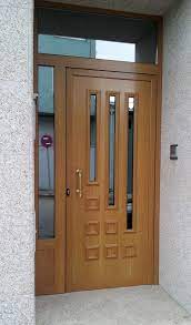 Here are 13 inspirational examples of modern wood doors that add major curb appeal and warmth to these modern houses. Pin On Noel Christmas Day
