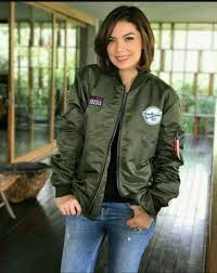 Hadirnya beberapa jenis kain denim merupakan hasil dari perkembangan dunia garmen dan selain itu penggunaan jenis kain denim ini juga sebagai bahan pembuatan jaket, rompi, dan lain sebagainya. Tempat Buat Jaket Custom Murah Di Yogyakarta Dan Sekitarnya