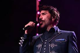 Alejandro Fernández's Health Scare: 'Couldn't Walk, Couldn't Eat!' - Imagen principal del artículo