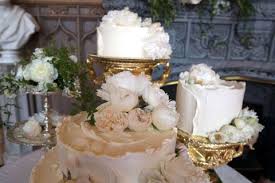 Ever since prince harry and meghan markle announced they had chosen a lemon and elderflower cake for their wedding, baking fans have eagerly been with just a day to go before the couple tie the knot, cake designer claire ptak from violet cakes bakery has given us a first look at her tiered. Prince Harry And Meghan Markle S Wedding Cake How Prince Harry And Meghan Markle S Wedding Cake Could Break Royal Tradition