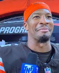 Perry Young's Instagram, Twitter & Facebook