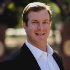 Lee Pittman's Instagram, Twitter & Facebook