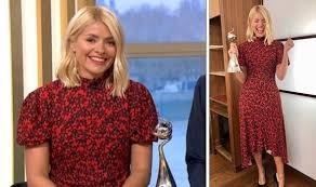 Holly willoughby roars into thursday in blue leopard print dress for itv's this morning. Holly Willoughby Looks Blooming Beautiful After The Nta S For Wednesday S This Morning Express Co Uk