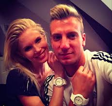 See more of maxi lópez on facebook. Exciting News It S Huge Honor To Have Maxi Lopez In Our Hoot Community Striker In Italian Club Torino He S A True Football Celebrity With Fashion Model Dani