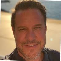 100+ perfiles de «Espeland»