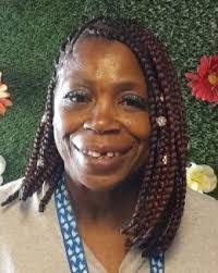 Lynette Carr's Instagram, Twitter & Facebook