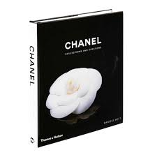 Dazzling clothes, intricate accessories, beautiful models. Chanel Collections And Creations The Design Edit