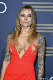 News Sophia Thomalla Lasst Sie Sich Ihre Tattoos Entfernen Dieses Foto Sorgt Fur Spekulationen Die Schauspielerin Wir Haben Eini Fine Woman Women Fashion