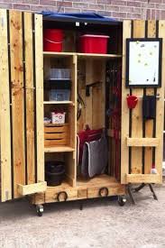 29 Gartenideen Mit Europaletten Holzschrank Paletten Kleiderschrank Holzpaletten Mobel