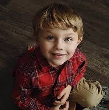 Darcie Baxter's Instagram, Twitter & Facebook