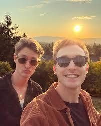 Love seeing him onstage 🕺