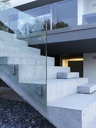 Designs D Escaliers Avec Garde Corps En Verre Archzine Fr Escalier Contemporain Escalier Exterieur Beton Garde Corps Verre
