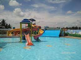 Anda dapat datang setiap hari mulai dari jam 08.00 sampai dengan jam 17.00 wib. Lokasi Dan Harga Tiket Masuk Kolam Renang Paris Pringsewu Lampung