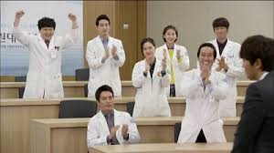 Featuring korean dramas about hospitals, doctors, nurses, and disease outbreaks, this list of medical kdramas has something for everyone regardless if you're into romantic melodramas, comedies, or mystery thrillers. Good Doctor Korean Drama Joo Won Moon Chae Won Joo Sang Wook Kim Young Kwang Kdrama Kisses