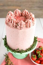 And watch videos demonstrating recipe prep and cooking techniques. Strawberry Cake With Mascarpone Buttercream Liv For Cake