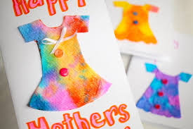 Are you looking for cute mother's day card ideas that you can make with your kids but you're just not sure any of the designs we've shown you so far will quite make for the kind of crafting afternoon you had in mind? Tie Dye Dress Mother S Day Card For Kids Happy Hooligans