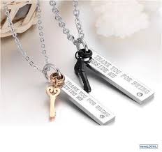 Jueguen a las escondidas con las luces apagadas. Dijes Para Parejas Buscar Con Google Titanium Necklace Couple Necklaces Valentines Necklace