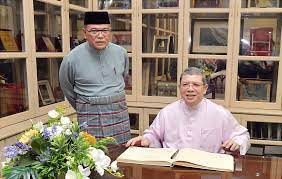 Pejabat kesihatan daerah, cameron highlands (bgn.hosp.desa), pahang. Kunjungan Hormat Yb Menteri Ke Atas Yab Dato Sri Haji Wan Rosdy Wan Ismail Menteri Besar Pahang Di Pejabat Menteri Besar Wisma Sri Pahang Pada 12 Jun 2020