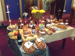 Moşii de toamnă sunt sărbătoriţi sâmbătă, 2 noiembrie, zi în care biserica ortodoxă organizează slujba de liturghie şi de pomenire pentru sufletele celor adormiţi. Daniel Si Anca SambÄƒta MorÅ£ilor Sau Mosii De Iarna Ziua De Pomenire A MorÅ£ilor