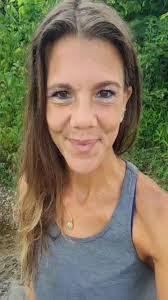 Annie Hubbard's Instagram, Twitter & Facebook