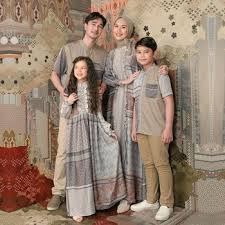 Yuk intip 10 seragam keluarga artis tahun ini. Ini Model Baju Lebaran Keluarga 2021 Dari 8 Online Shop Lokal