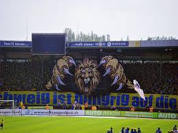 Wie so viele stadien in deutschland soll auch an der hamburger straße, der heimstätte der braunschweiger eintracht, in nächster zeit eine modernisierung erfolgen. Eintracht Braunschweig Wikiwand