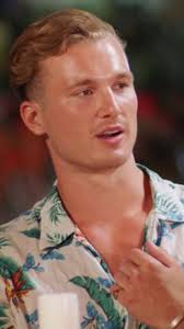 Chuggs' Bucket Hat Business Outside Of 'Love Island' Is Giving Me Craig  Conover Vibes