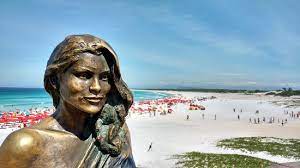 Meu bem querer, porto dos milagres e o beijo do vampiro, a obsessiva vilã cristina, de alma gêmea, personagem na qual foi muito premiada, a perua. Flavia Bild Von Estatua Da Atriz Flavia Alessandra Arraial Do Cabo Tripadvisor