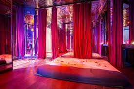 Последние твиты от sauna mixte valence (@saunalibertin26). Le Spa Le Plus Hot De Paris Paris Zigzag Insolite Secret