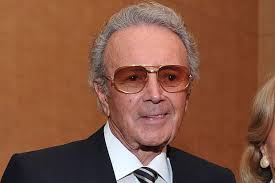 Vic Damone, Famed Crooner, Dies at 89