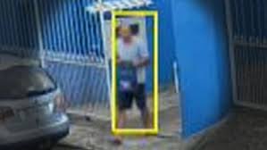 Vídeo mostra suspeito na casa de família 3 dias após desaparecimento | G1