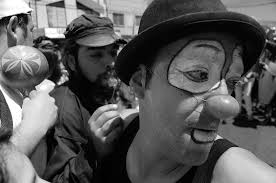 No dejes de jugar Chumbeque.-