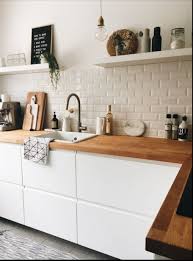 Les Tendances Deco De 2019 Cuisine Blanche Et Bois Idee Deco Cuisine Cuisines Deco